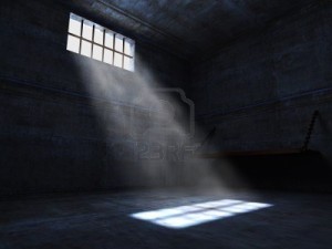 9852820-carcere-di-calcestruzzo-grunge-e-luce-dalla-finestra